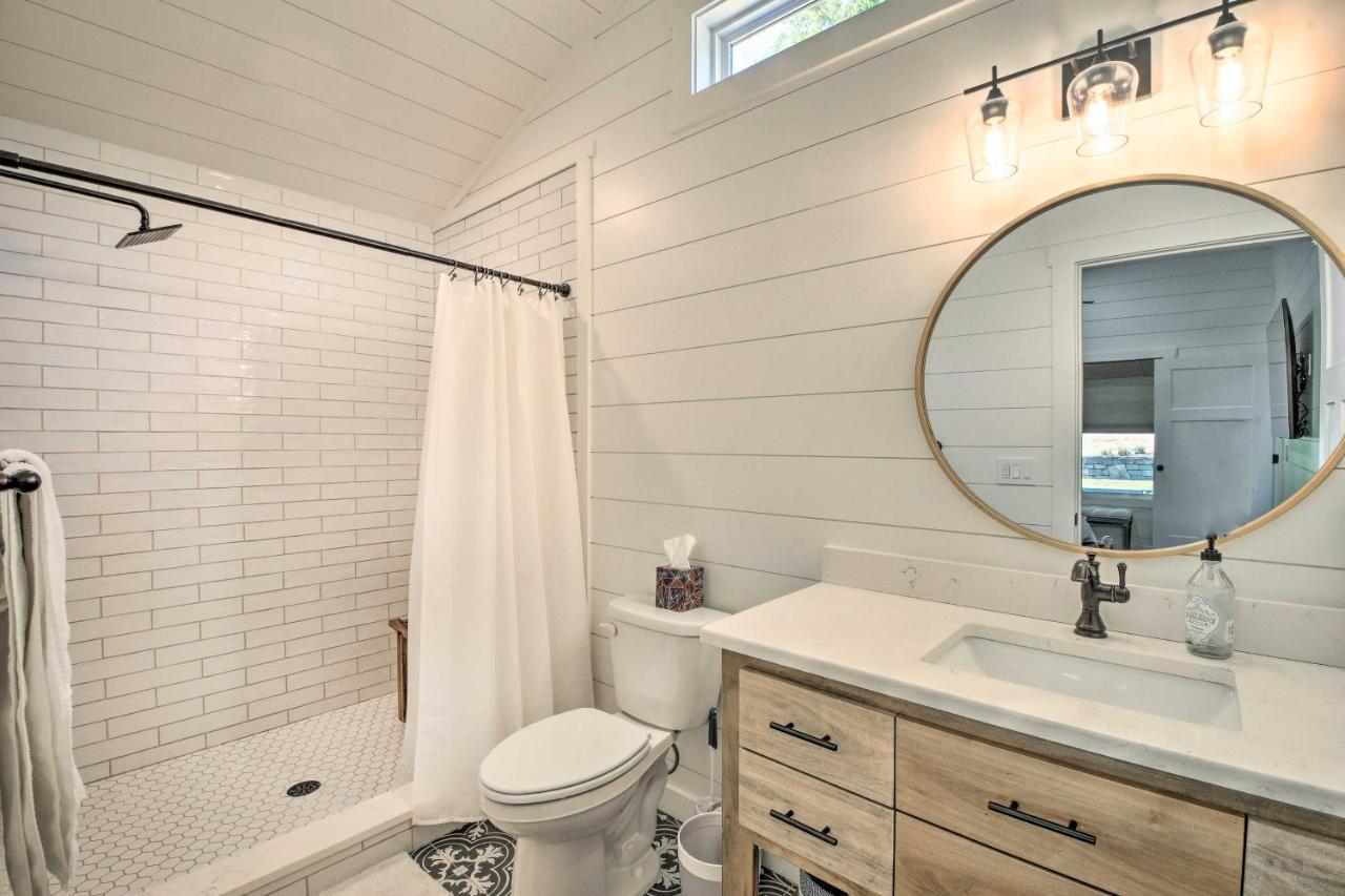 Modern Solace In The Mountains * Blue Ridge